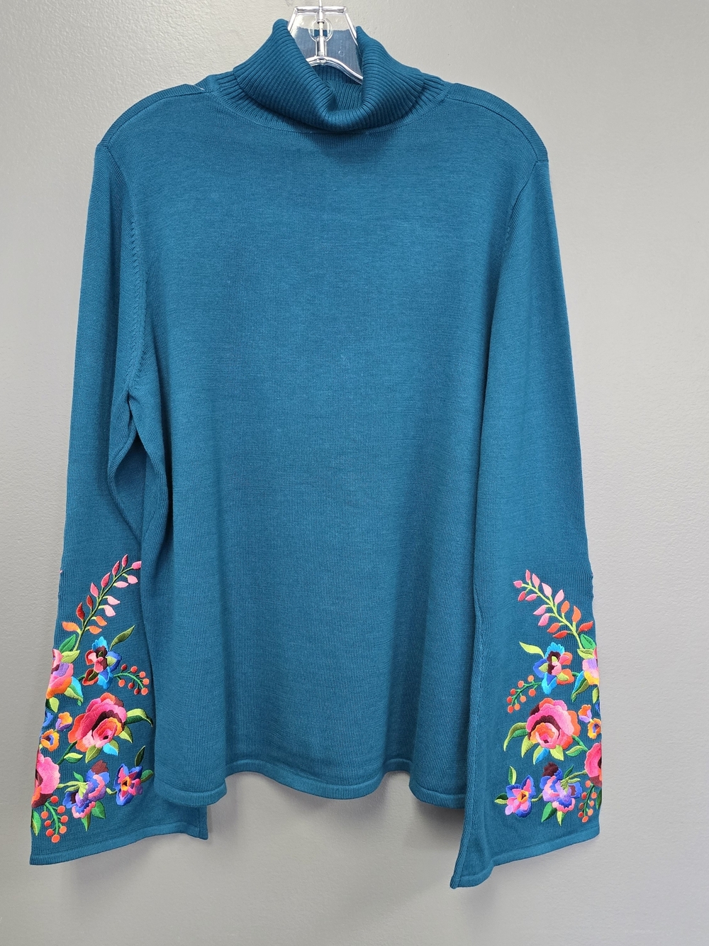 Linea by Louis Dell'Olio Women's XL Blue Floral Embroidered Turtleneck Sweater